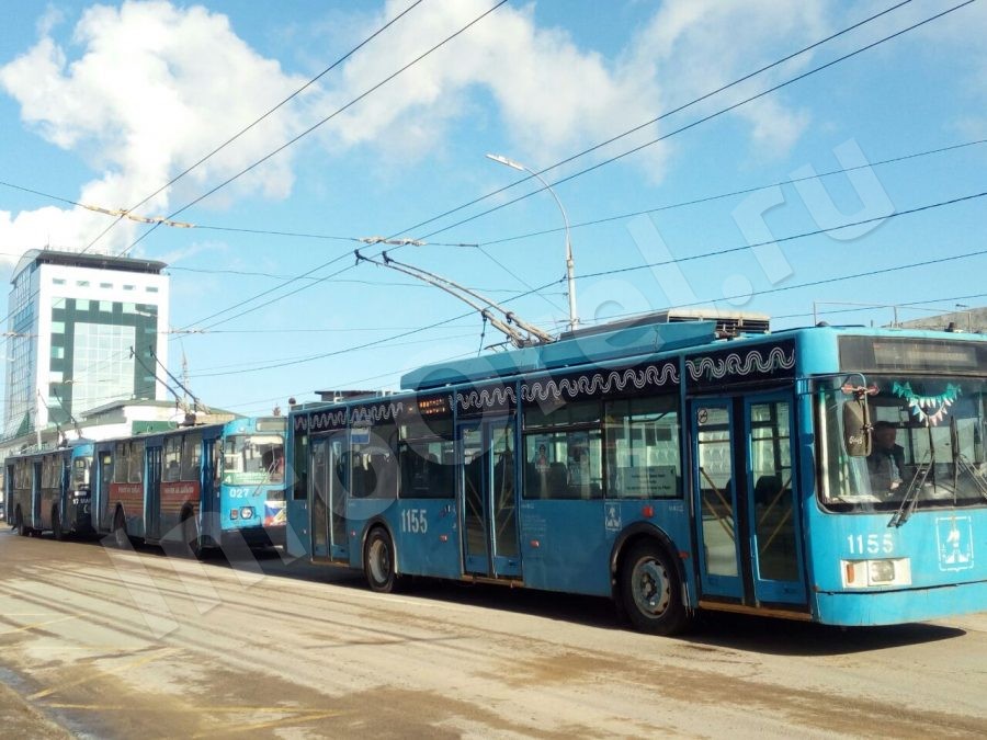 Тролза-5275. Троллейбус 71 смоленск. Троллейбусные двери. Троллейбус 3 смоленск маршрут. Троллейбус номер 1 смоленск.