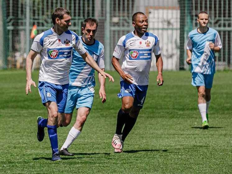 Спортсмены выходят на стадион