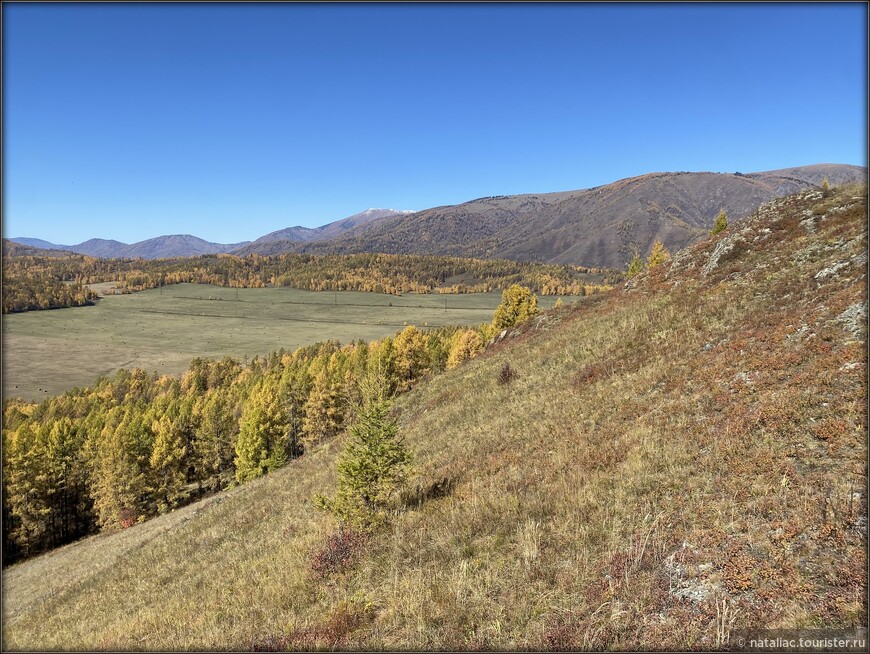 «Осенние краски Уймонской долины». Прощальный день: на гору Маяк с закрытыми глазами, посиделки на берегу Катуни и у костра в ночи 