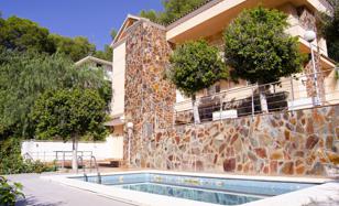 Трехэтажная вилла с бассейном и гаражом в 800 м от пляжа, Кастельдефельс, Барселона, Испания за 775 000 €