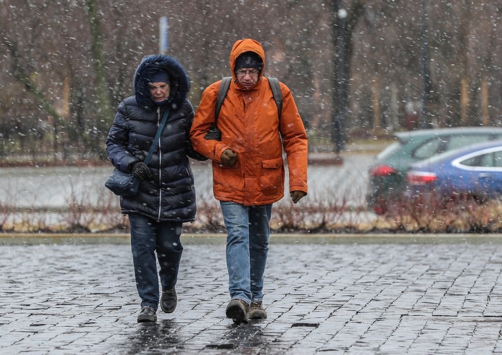 Какое лето ожидается в москве. Дождь в Москве. Дождь в декабре в Москве. Дождь в Москве декабрь 22. Тропический ливень.