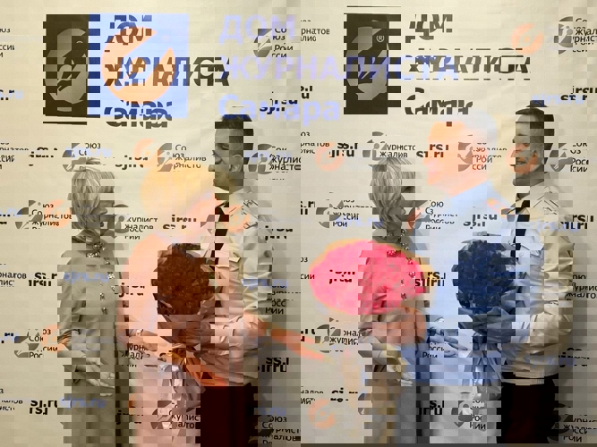 Полковник полиции Сергей Абрамов поздравил самарских журналистов с Днем российской печати