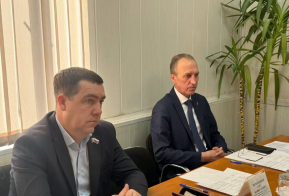 Заместитель председателя Правительства края по природным ресурсам и сельскому хозяйству Дарий Тюрин провел личный приём граждан в Советско-Гаванском районе.