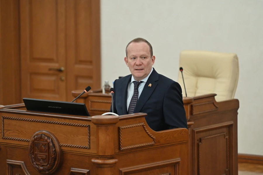 Сенатор РФ Виктор Зобнев представил депутатам АКЗС отчет о парламентской деятельности.