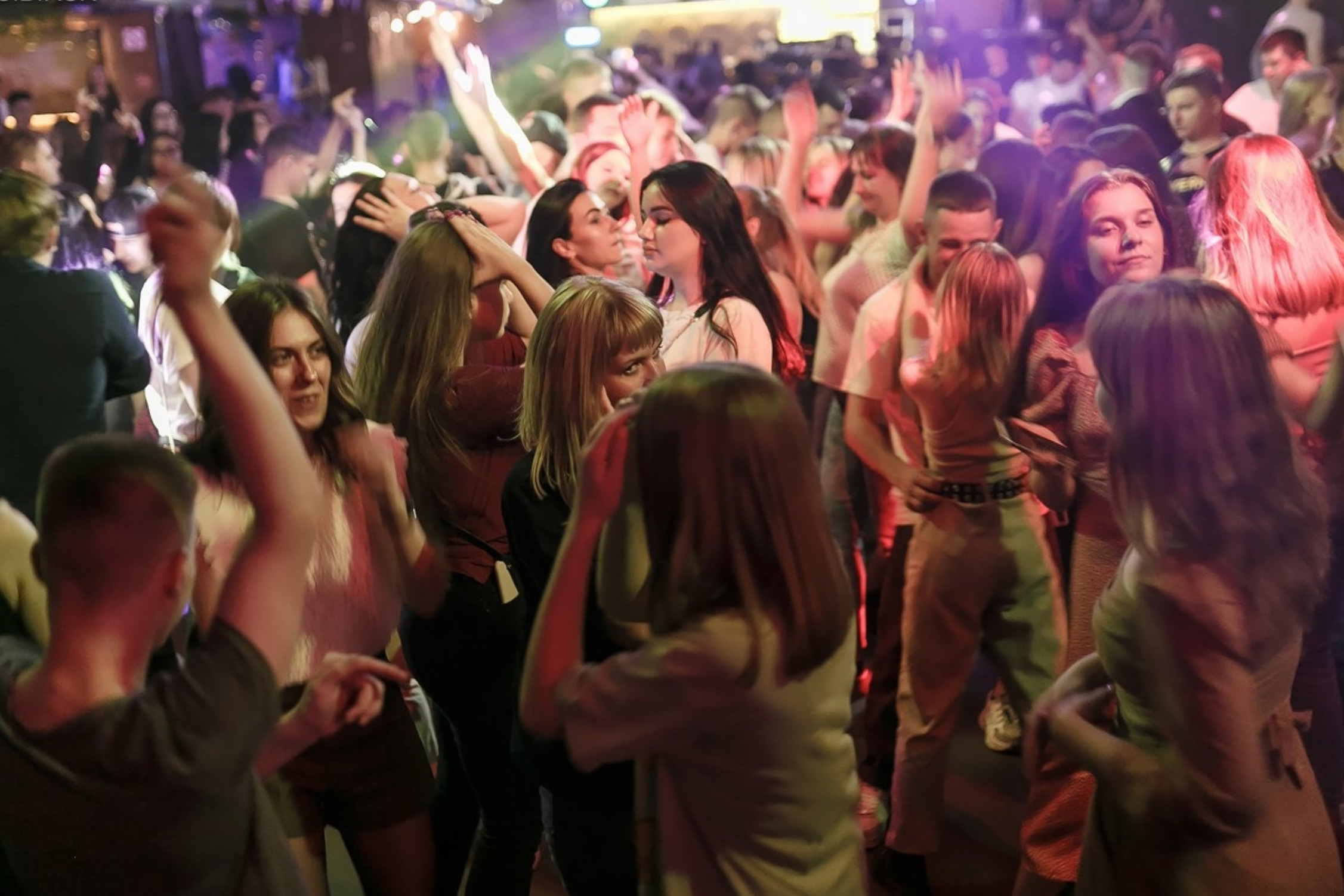 моему удивлению не было предела. бар ресторан доски. отметили классно было.