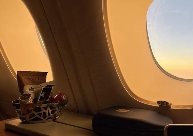 Фото, сделанное Карлосом Сайнсом на борту самолёта, следующего в Дубай