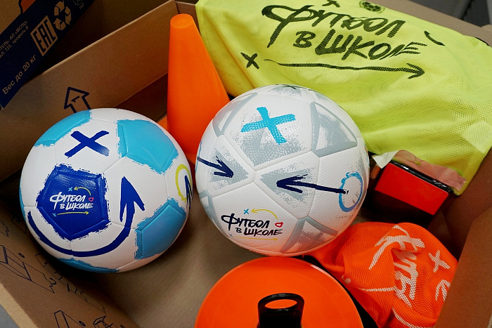 Ещё 14 школ Кировской области присоединятся к проекту «Футбол в школе»