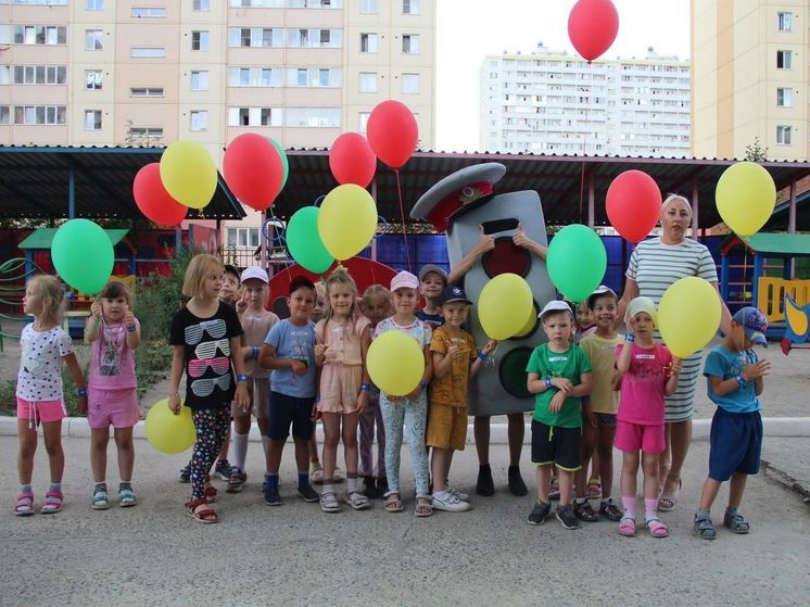 В новосибирском детском саду отметили День светофора