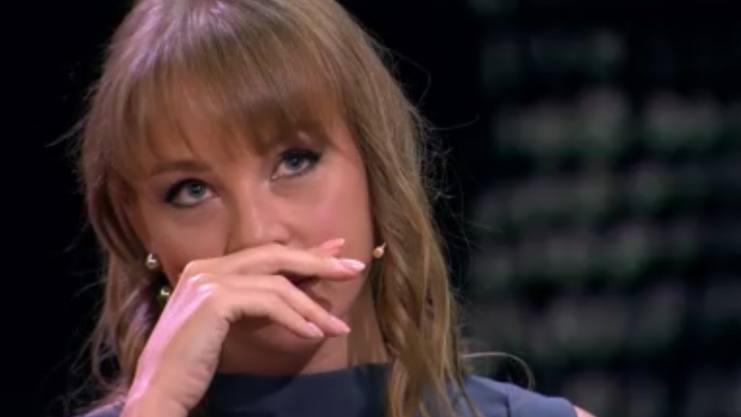 «Об этом даже не знает Дмитрий»: Полина Диброва разрыдалась в шоу Андрея Малахова, говоря о разводе 