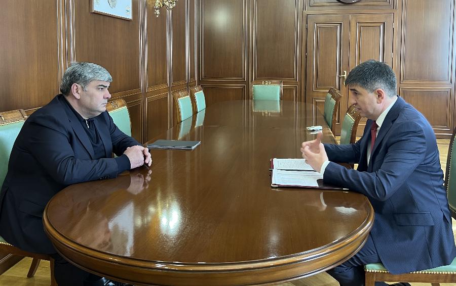 Глава КБР Казбек Коков провел рабочую встречу с министром спорта КБР Исламом Хасановым
