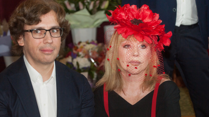 Прошу винить Аллу: Серый кардинал ударил и по Пугачёвой, и по Галкину*