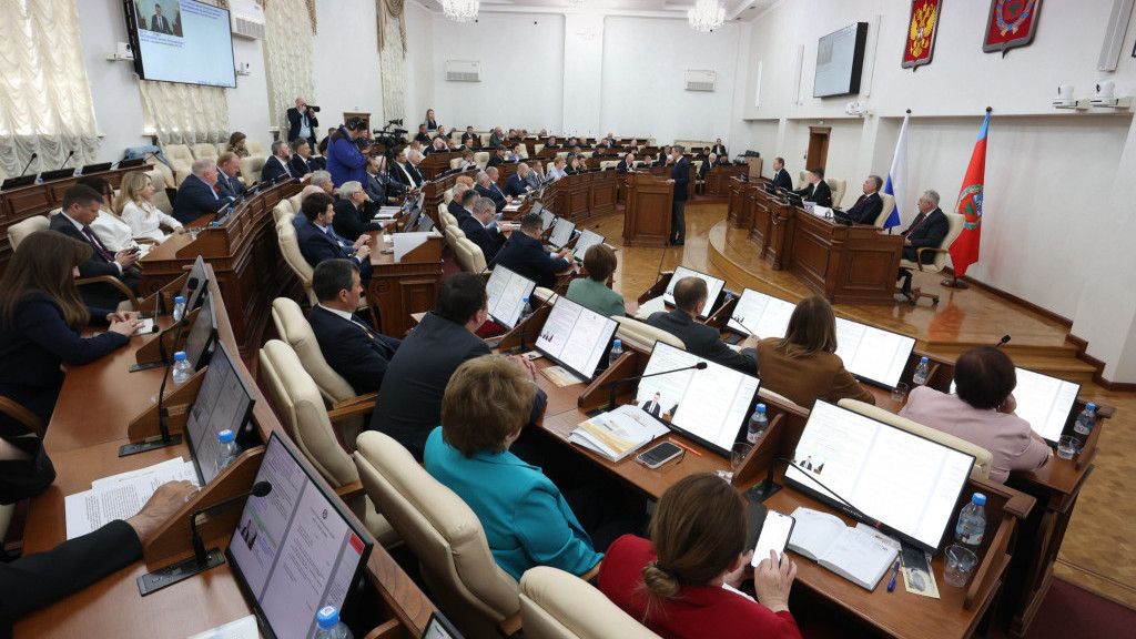 Депутаты АКЗС единогласно поддержали доклад Уполномоченного по защите прав предпринимателей в Алтайском крае Фото №1