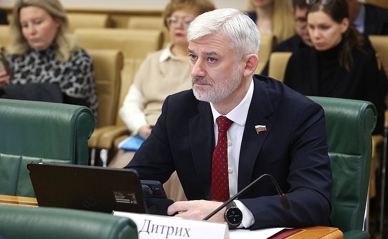 Евгений Дитрих