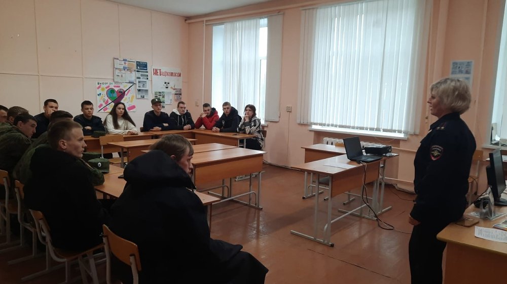 В Верхнеуральском агротехнологическом техникуме – казачьем кадетском корпусе состоялась профориентационная встреча со студентами.