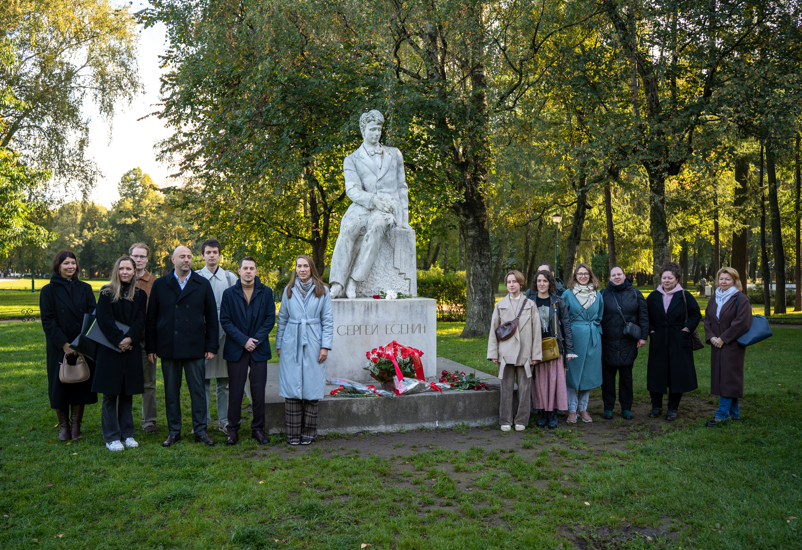 Петербург почтил память Сергея Есенина7