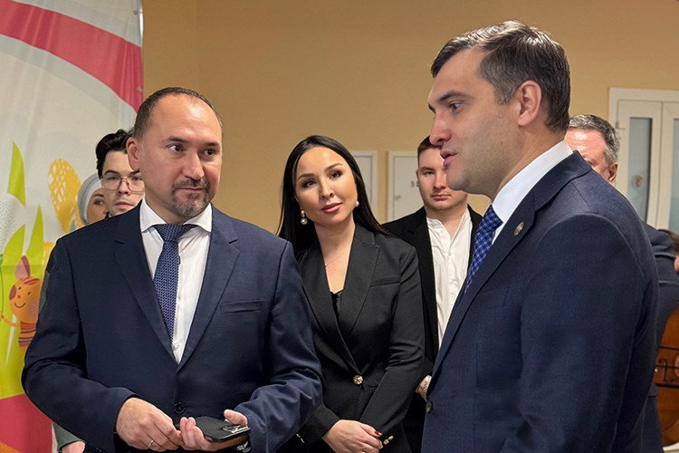«При огромной поддержке раиса РТ, правительства и министерства здравоохранения РТ все дети получают бесплатную качественную медицинскую помощь по программе ОМС, а главное — своевременную»