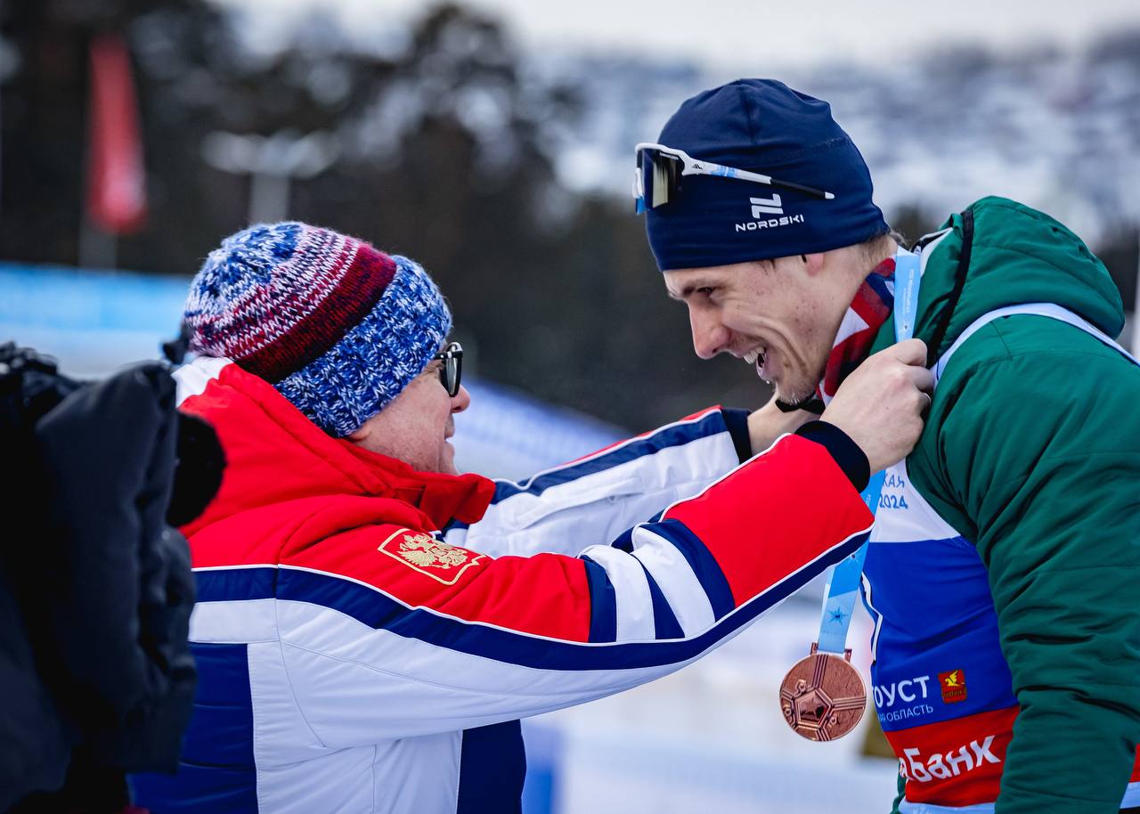 Алексей Текслер наградил победителей Спартакиады в ски-кроссе и биатлоне