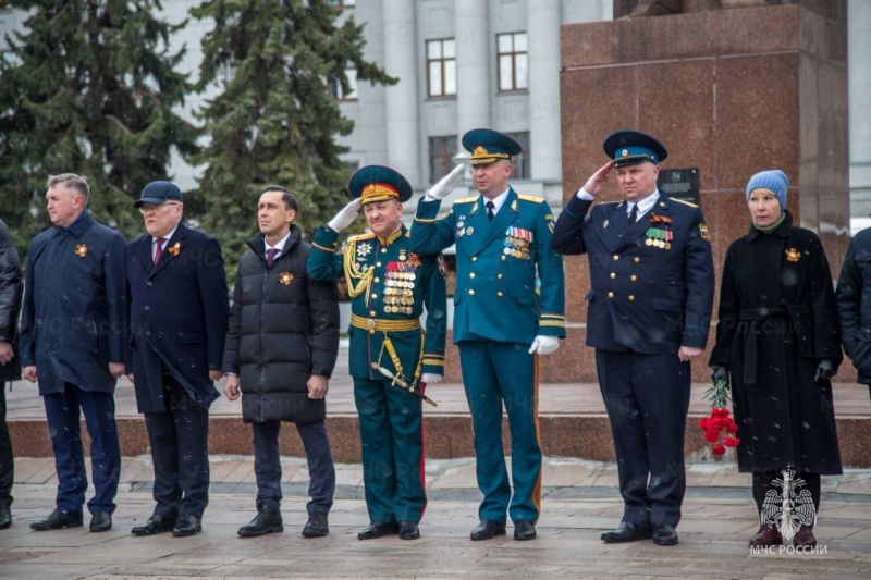 Кировские спасaтели приняли участие в торжественных мероприятиях в честь Дня Победы