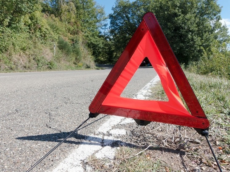 В Нижневартовске водитель совершил ошибку на перекрестке и стал виновником ДТП