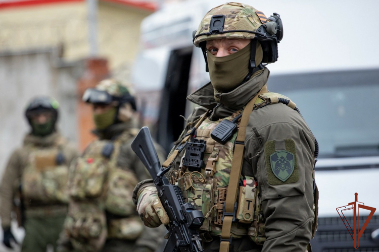 В Югре при силовой поддержке Росгвардии задержан подозреваемый в мошенничестве и незаконном сбыте оружия (ВИДЕО)