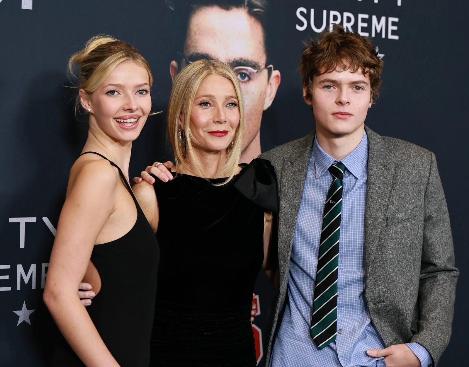 Блеск и нищета красных дорожек: Гвинет Пэлтроу с детьми, Тимоти Шаламе с мамой и Ксения Собчак со всеми