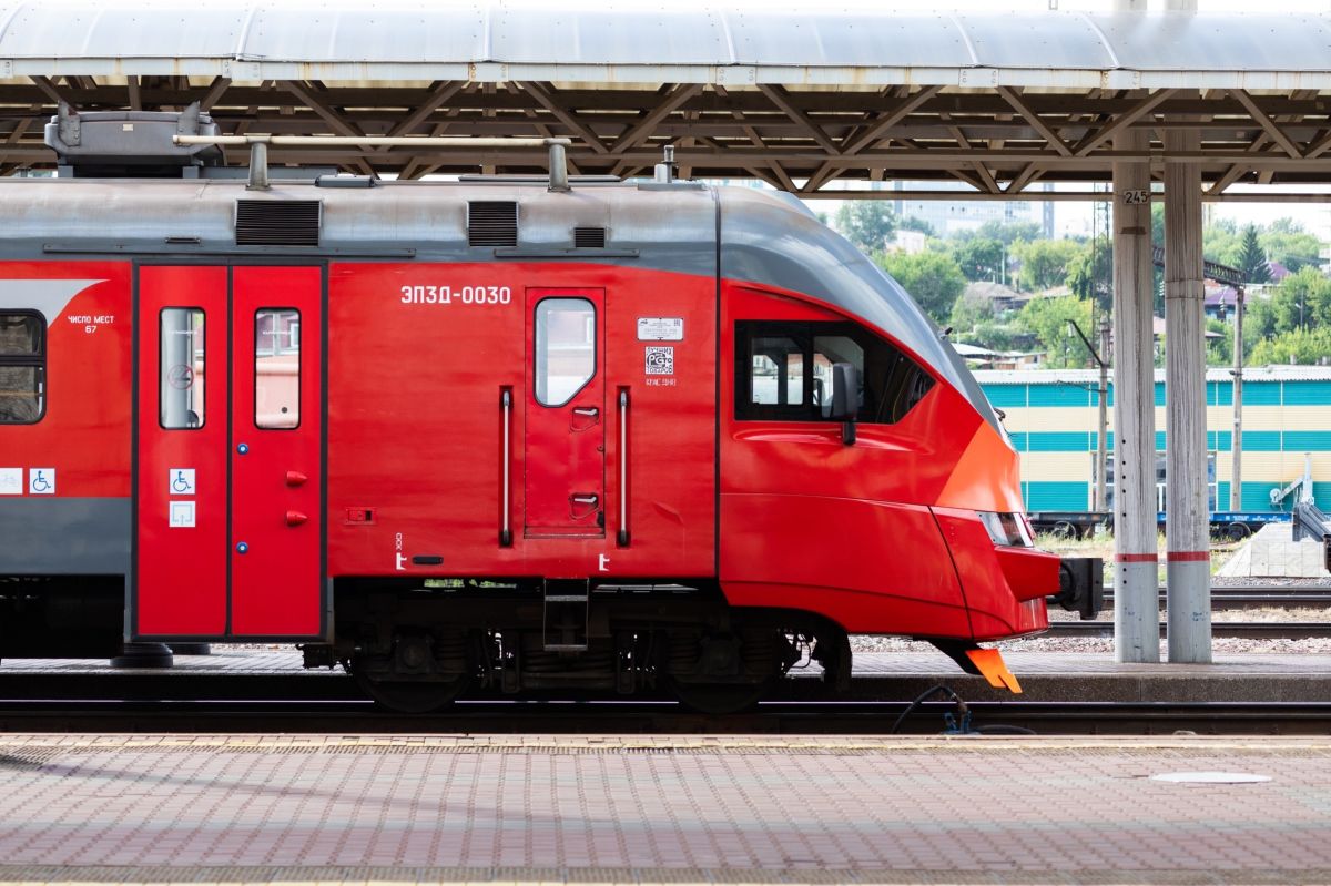Кошурникова абакан электропоезд. Станция кошурниково красноярский край. Кошурникова абакан электропоезд. Кошурникова абакан электропоезд. Вагон эр7.