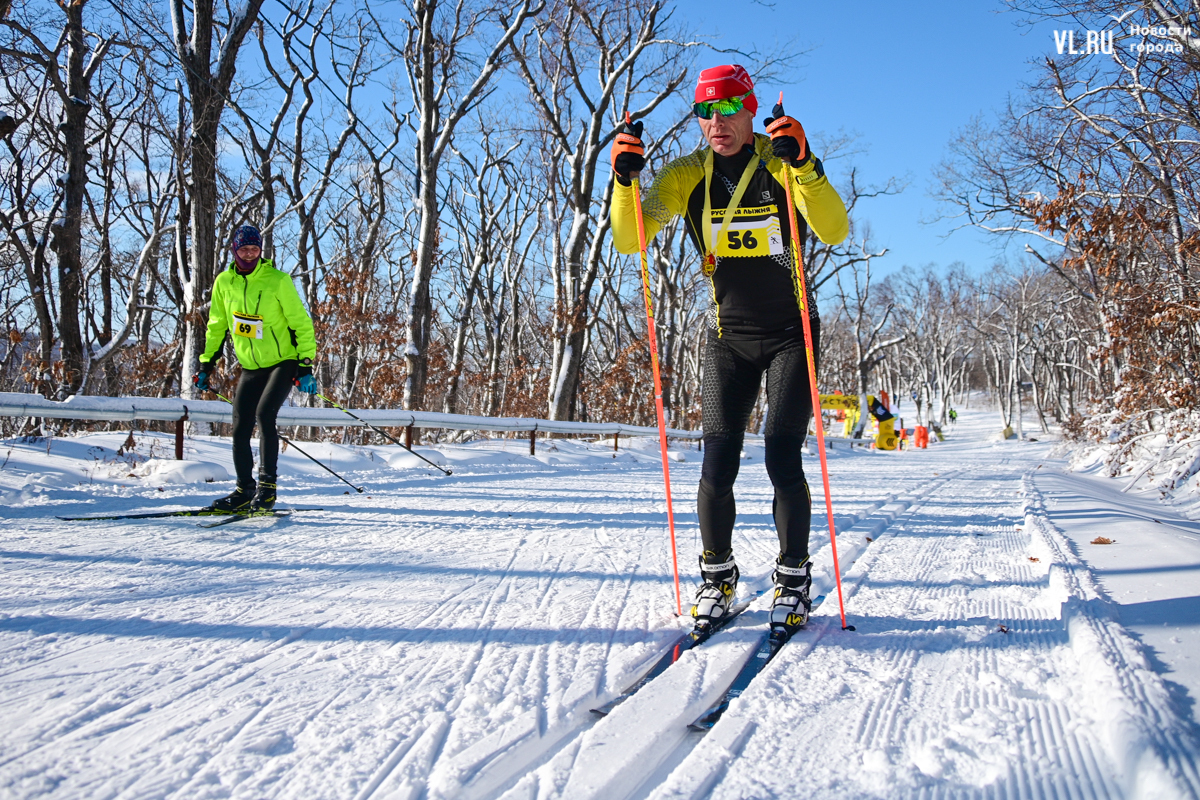 Остров лыжная трасса. Лыжная трасса на острове русском владивосток. Лыжная трасса на острове русском. Лыжня на русском острове время работы. Лыжня на русском острове время работы.