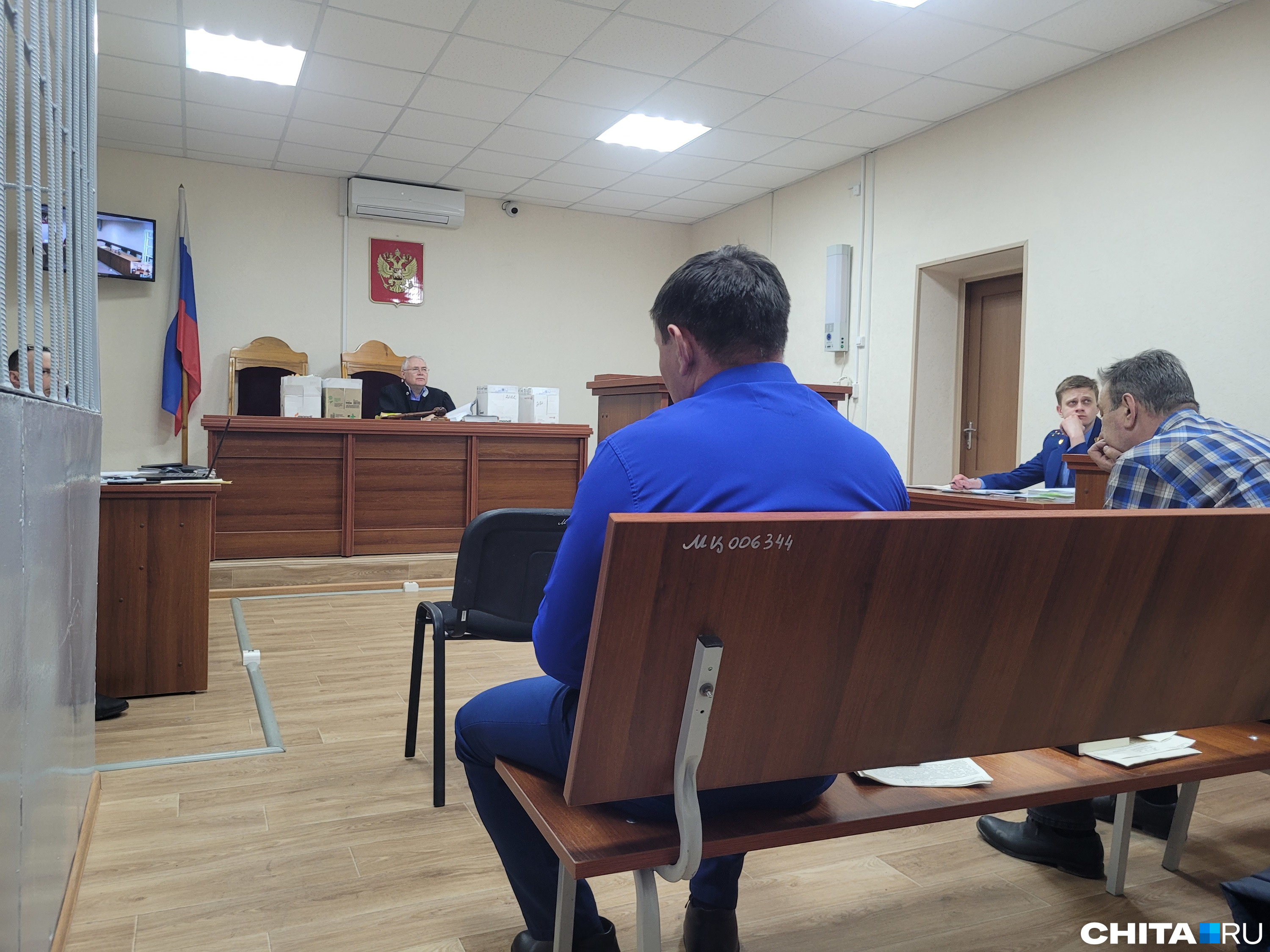 Чемезов оказался на скамье подсудимых, потому что замещал Слесаренко на посту руководителя