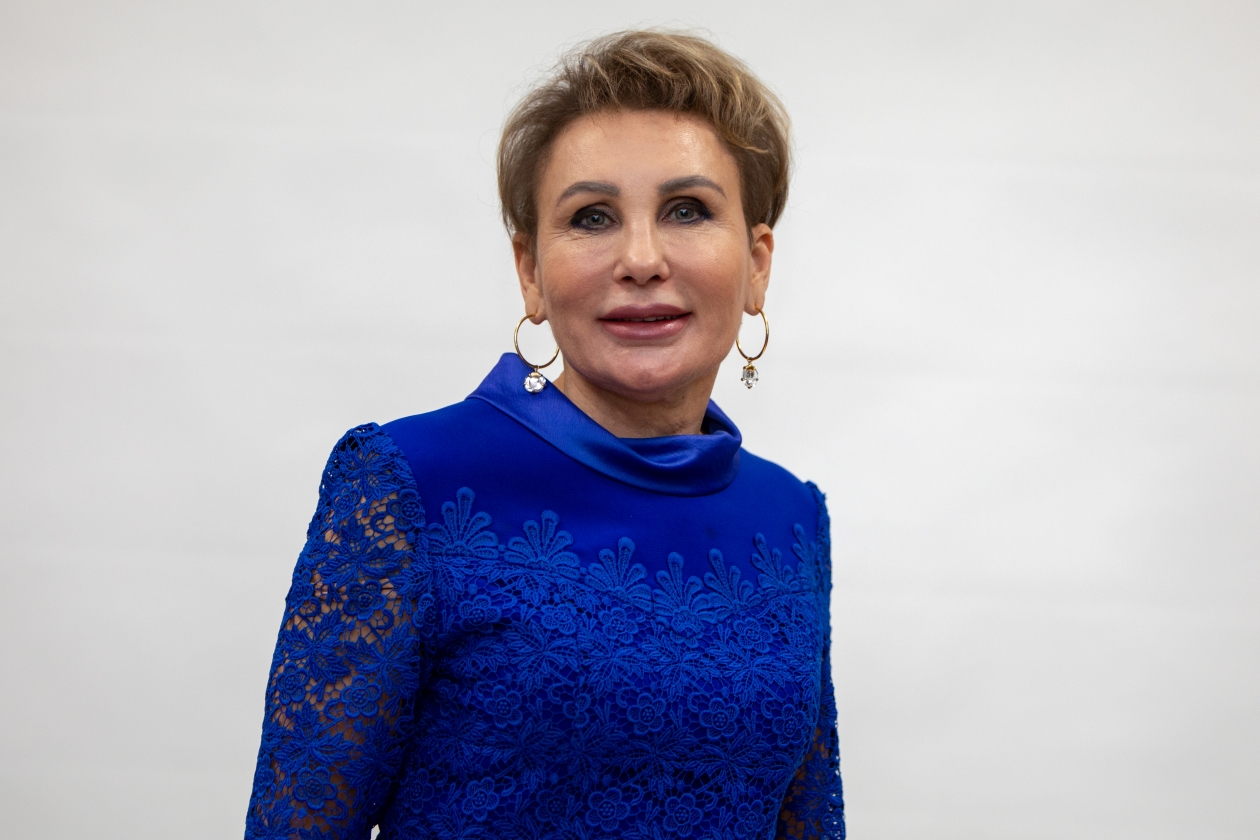 Елена Столярова