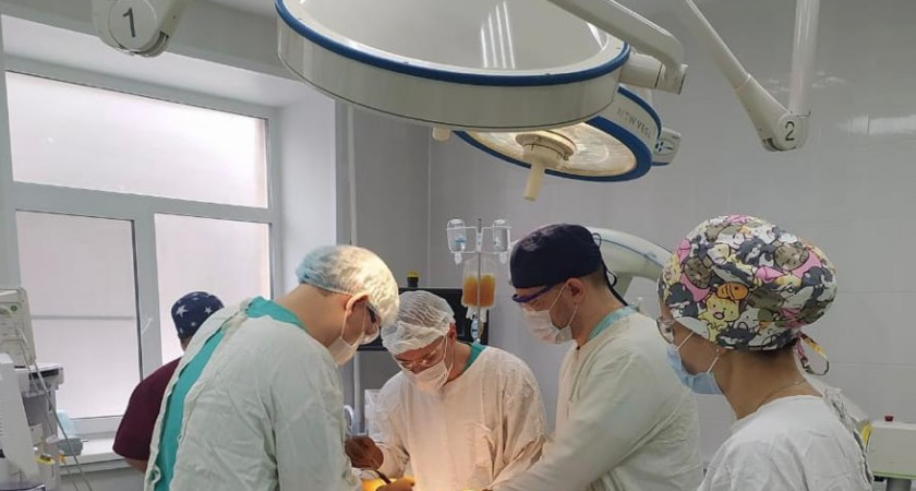 В Александрове врачи сделали уникальную операцию по спасению ноги молодого пациента