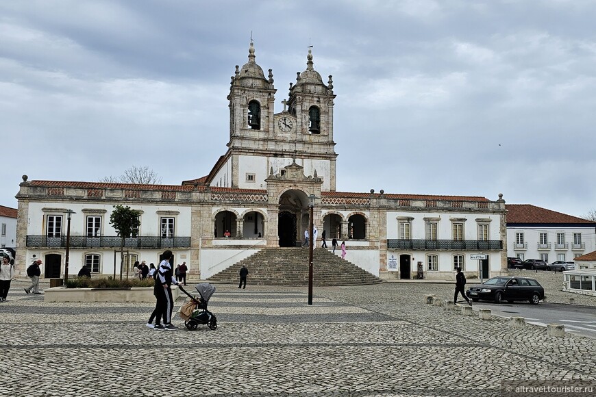 Церковь (Святилище) Богоматери Назаретской (Santuario de Nossa Senhora da Nazaré).