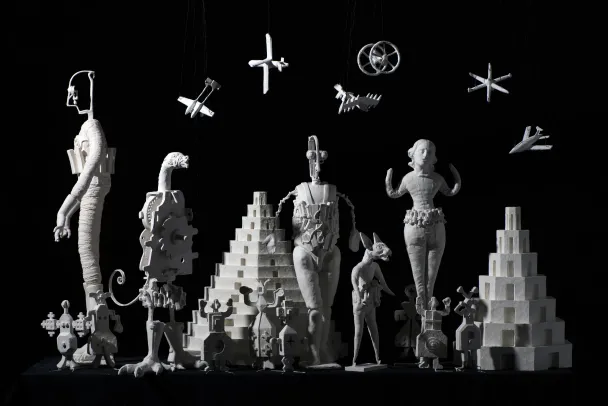 Фрагмент инсталляции Гриши Брускина Dies Illa (Музей «Коллекция. ЗИЛАРТ»)