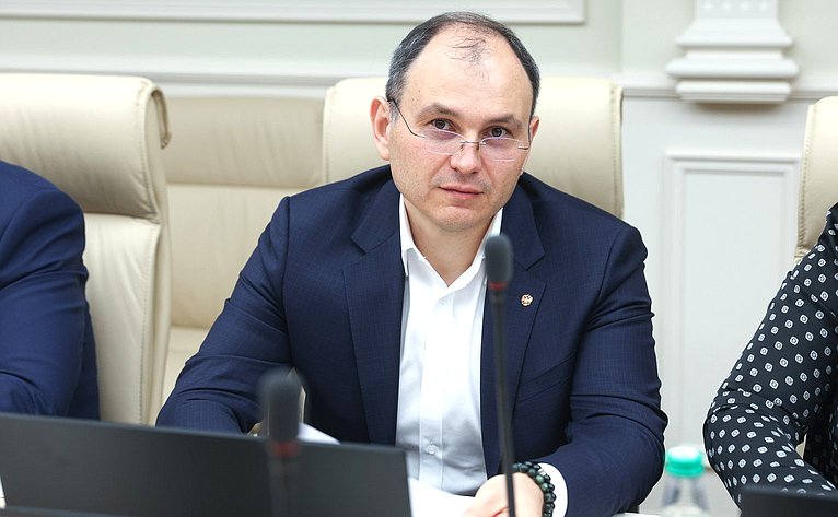 Расширенное заседание Комитета Совета Федерации по Регламенту и организации парламентской деятельности