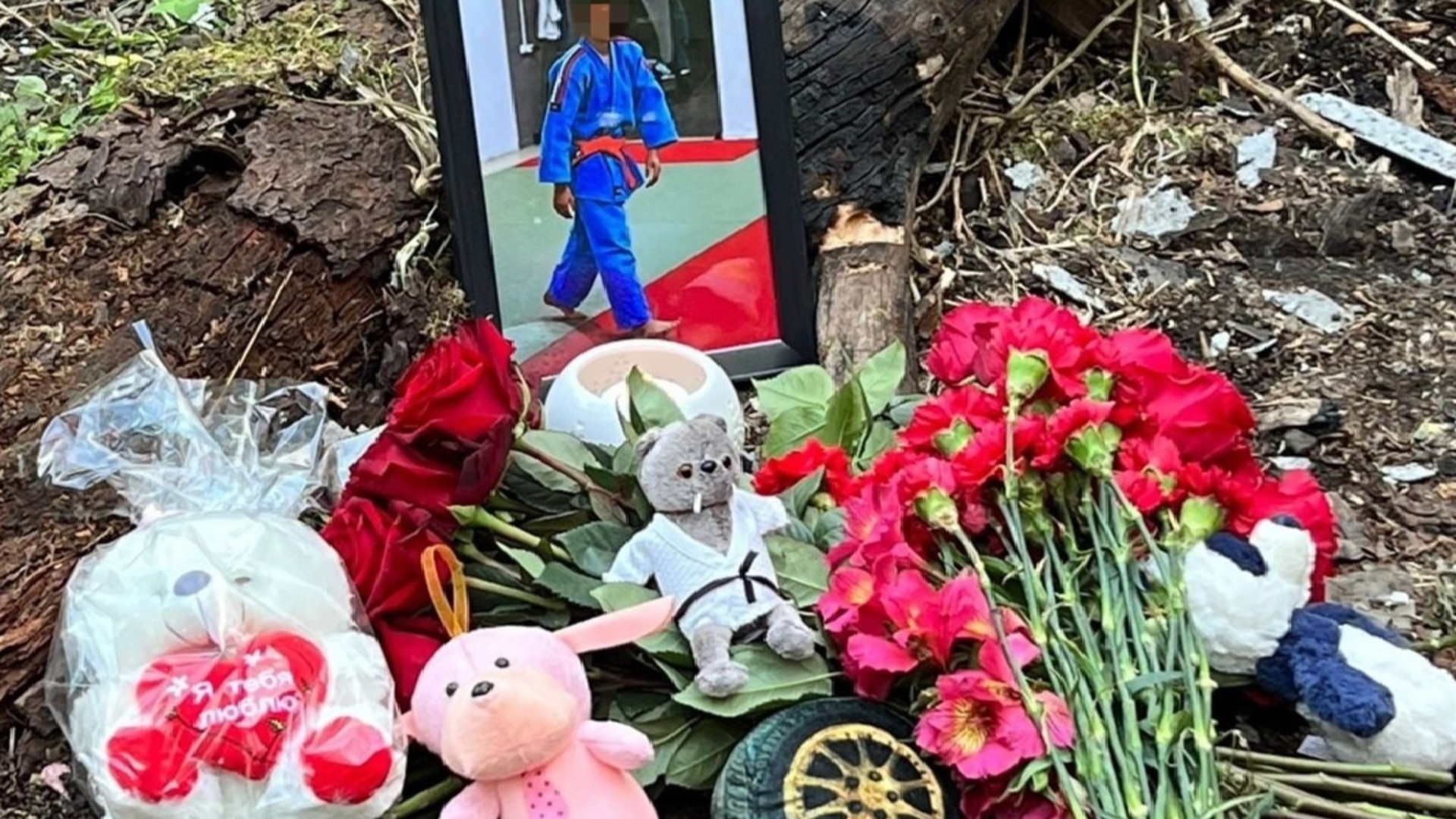 мальчика заперли и сожгли