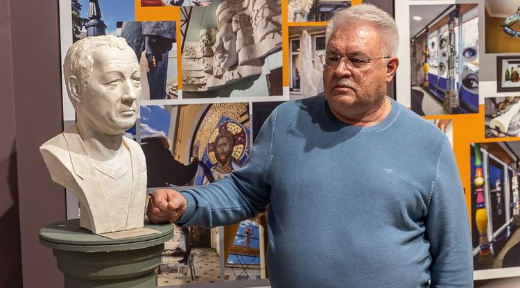 Мастер и город. В Белгородском художественном музее открылась выставка Максима Баранова