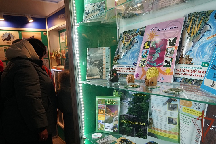 Дети участников СВО познакомились с карельским Дедом Морозом при поддержке Росгвардии