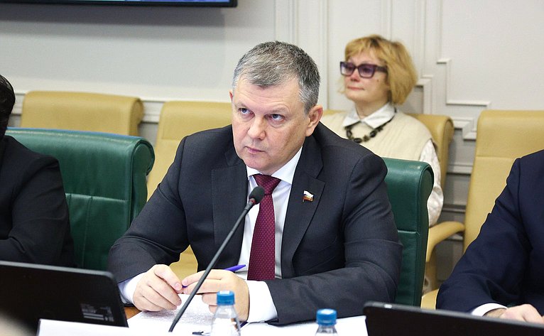 Александр Наролин