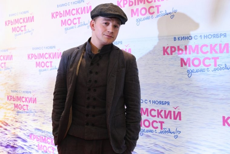 У артиста счастливая семейная жизнь, о которой он предпочитает лишний раз не рассказывать