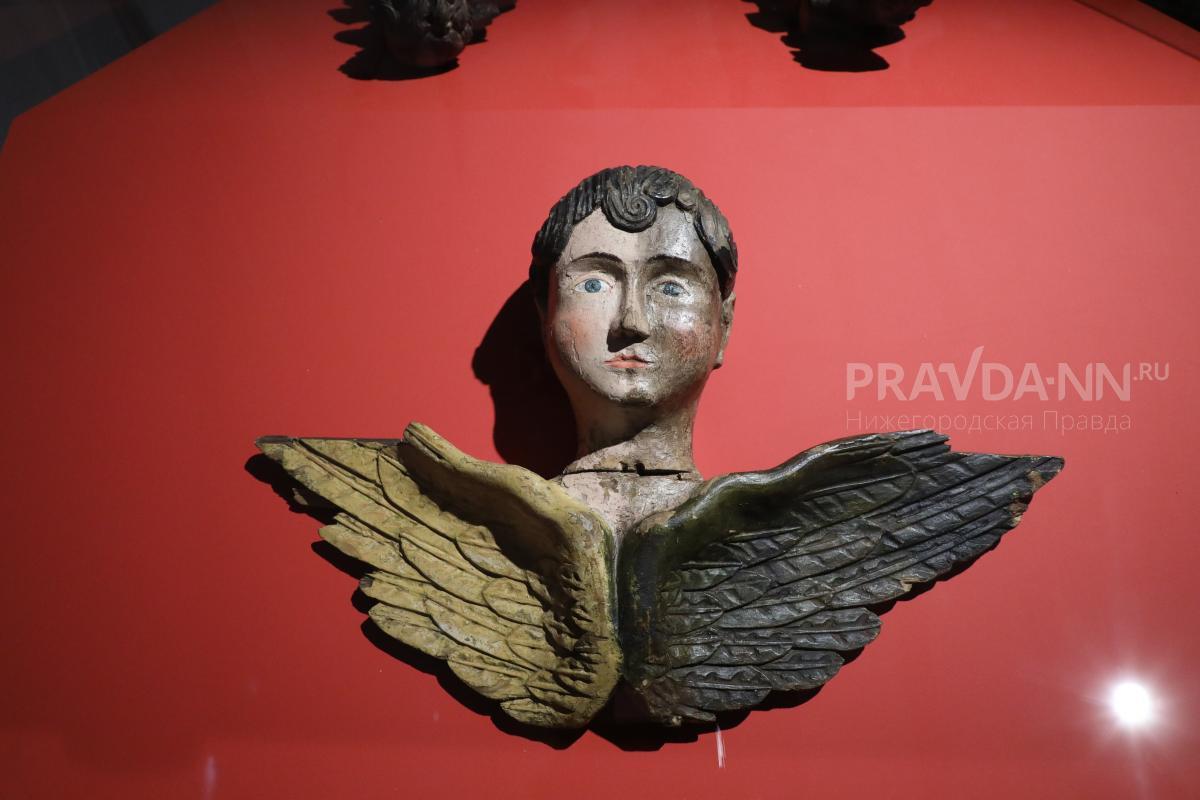 Выставка храмовой деревянной скульптуры «Пермские боги» в нижегородском Манеже