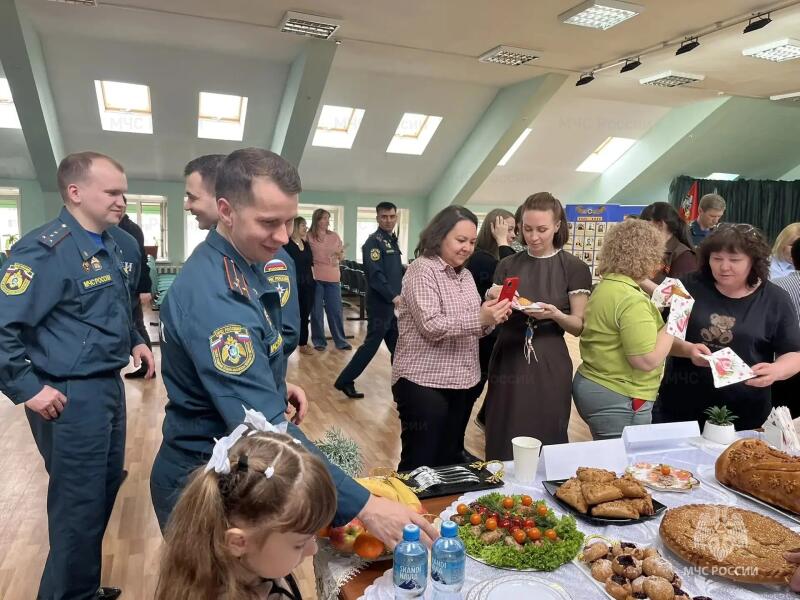 В Нижневартовске прошёл ежегодный конкурс профессионального мастерства среди сотрудников МЧС России «Пожарные не только тушат»