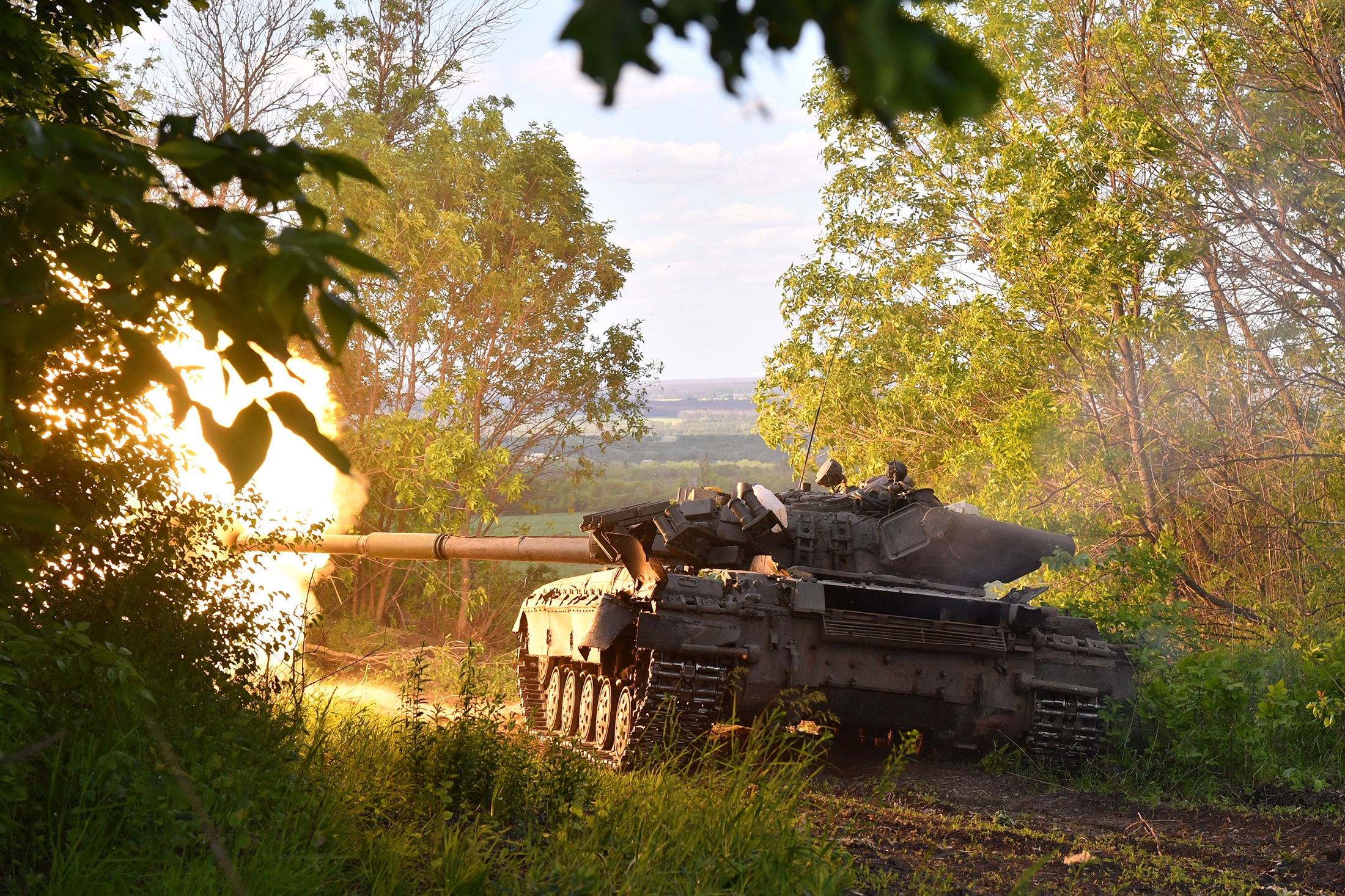 Полный бой танка алеша. Т-80 ВСУ. Т-80 на Украине 2022. Т80 ЛНР. Русские танки на Украине.