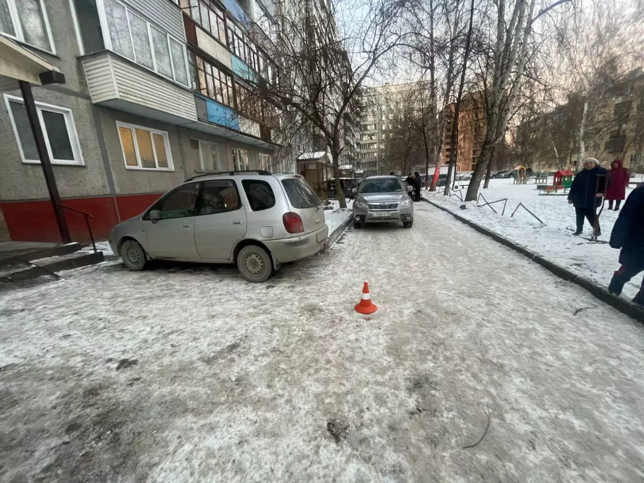 Два смертельных ДТП произошло в левобережье Новосибирска во вторник. В одном из них по вине пьяного водителя погиб двухлетний ребенок.