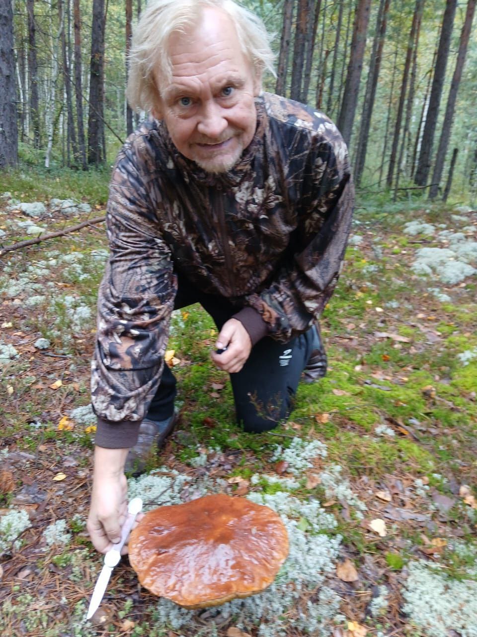 Нижегородский депутат Госдумы Вадим Булавинов нашел огромный белый гриб