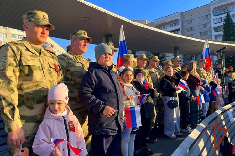 Зеленогорские военнослужащие Росгвардии приняли участие в акции «Хор отцов и детей»