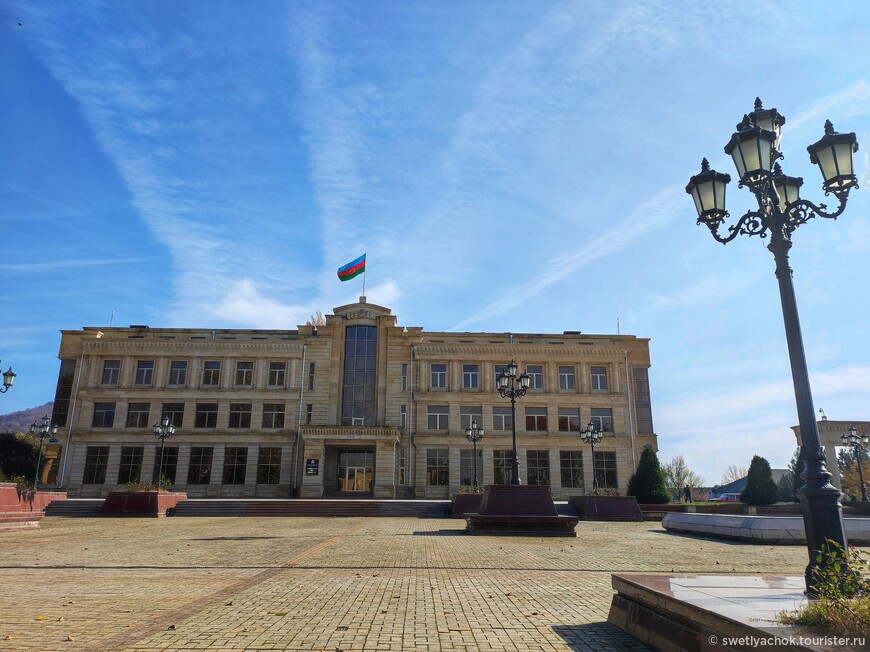 Азербайджанский городок Габала - озеро Нохур, рынок, горы вокруг и добрые бакинцы