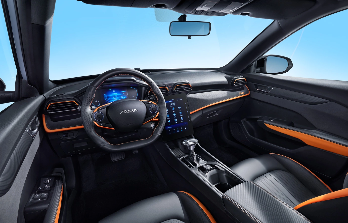 в автомобиле помимо климат-контроля предусмотрена система автоматической очистки воздуха, крыша с большим панорамным люком,13-дюймовый ultraHD мультимедийный дисплей, аудиосистема High Quality Surround с объемным звучанием – даже в базовой версии Shine GS предусмотрено 53 опции