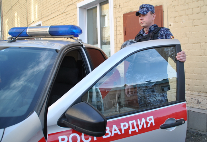 Росгвардейцы пресекли попытку наркосбыта в гаражном кооперативе