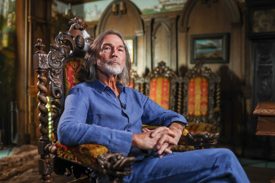 Никас Сафронов