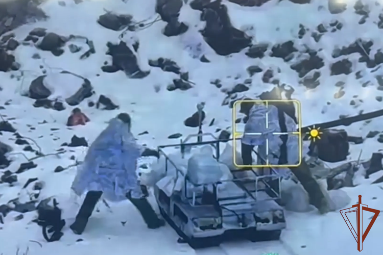 РОСГВАРДИЯ ПОКАЗАЛА КАДРЫ РАБОТЫ НАЗЕМНЫХ РОБОТОТЕХНИЧЕСКИХ КОМПЛЕКСОВ В РАЙОНАХ ПРОВЕДЕНИЯ СПЕЦИАЛЬНОЙ ВОЕННОЙ ОПЕРАЦИИ