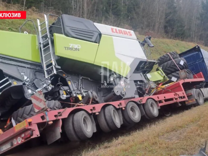 Грузовик съехал в кювет на трассе СПб-Псков-Пустошка-Невель (ФОТО)